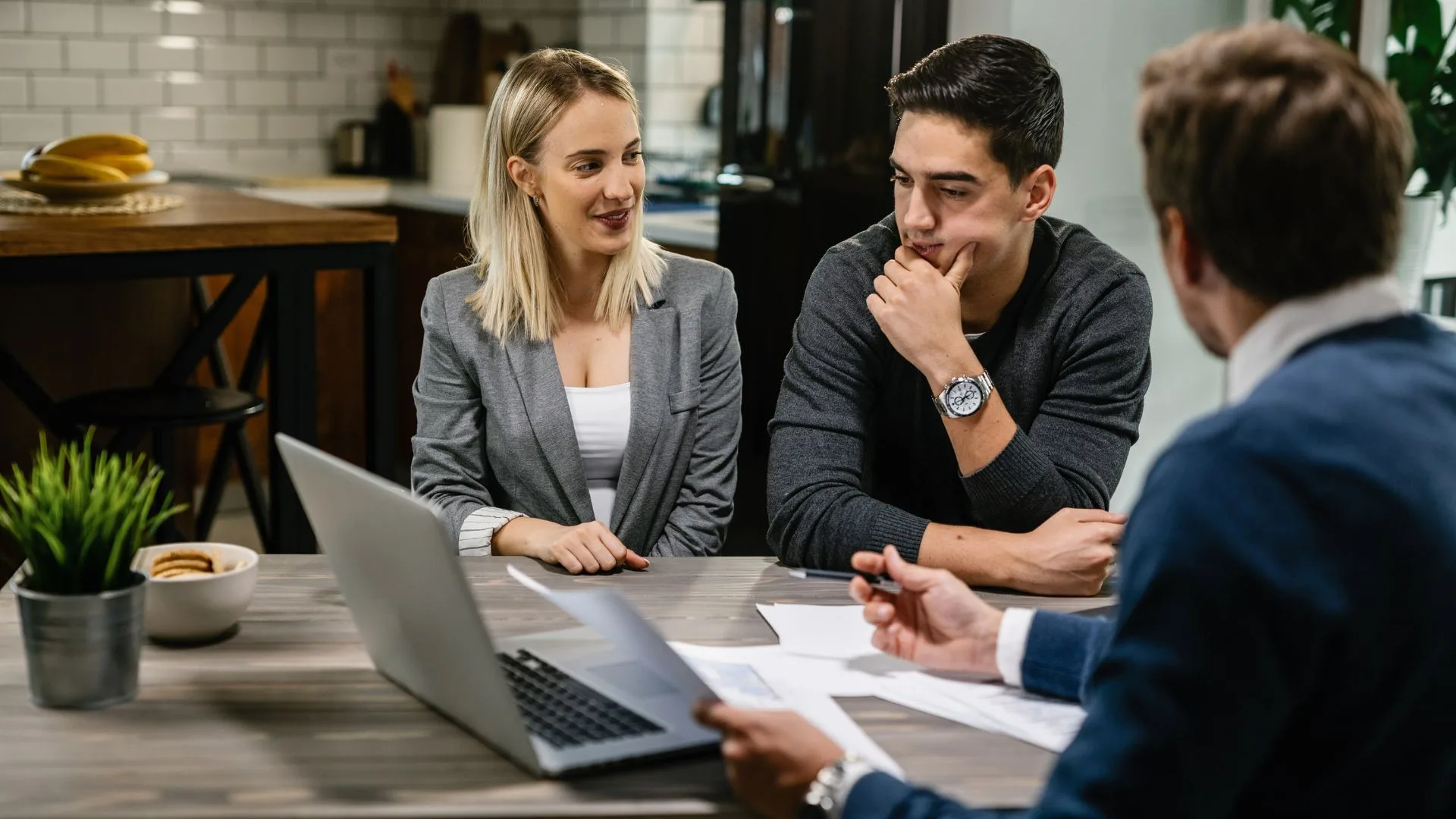 6 Client Management Skills For Lasting Client Relationships [ + Examples]